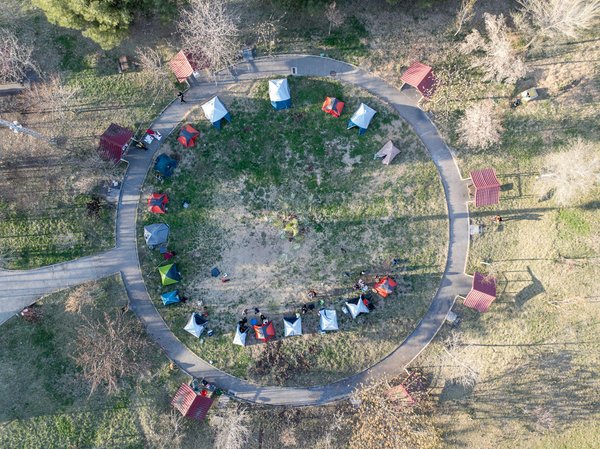 Quelle croisière propose des ateliers de fabrication de poterie avec des artisans indigènes?